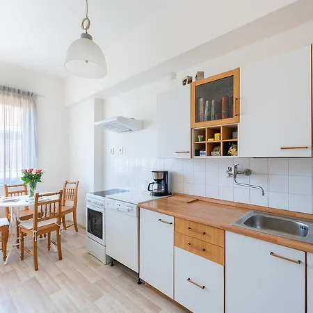 Piano Apartment *